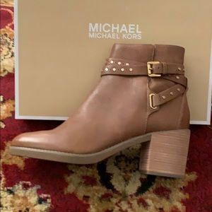 Michael Kors Fawn leather booties, sz10 dk caramel